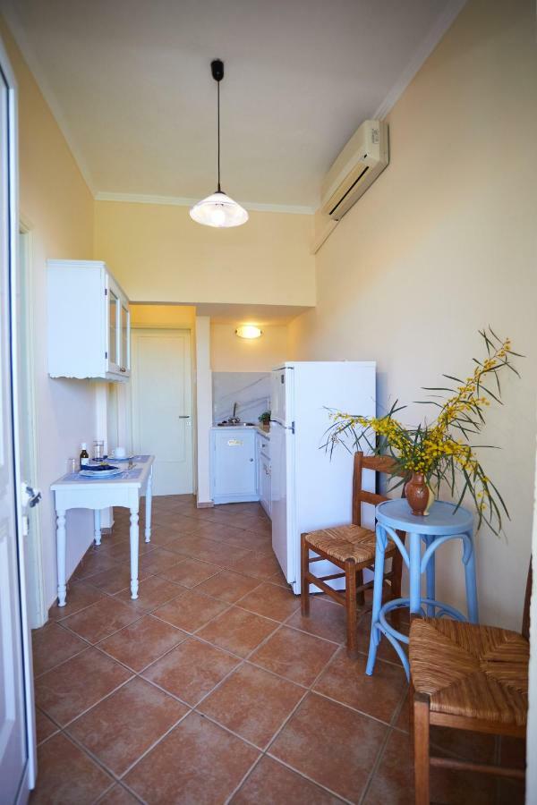 Zorbas Apartments Volissos Екстериор снимка